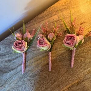 Buttonholes & Ladies’ Pin Flowers